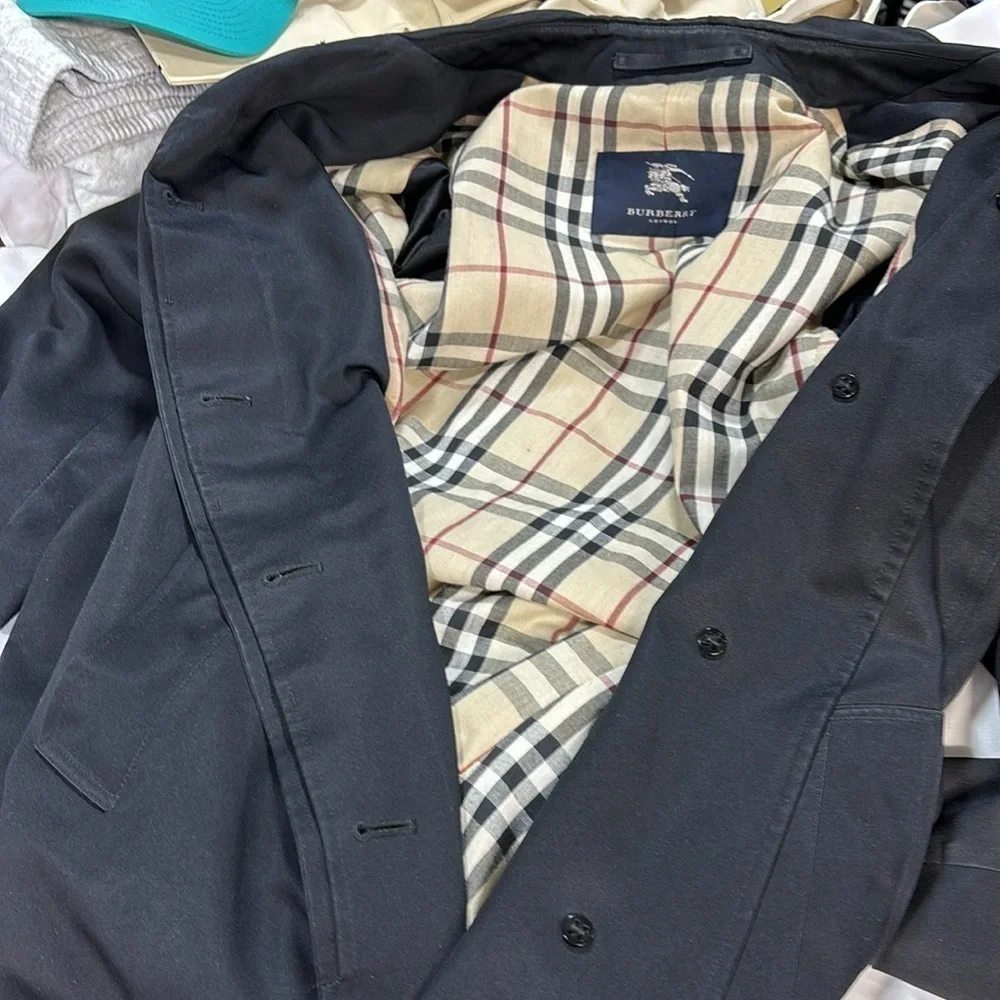 Burberry London black fully lined with pockets full front button up trench coat - Picture 13 of 13